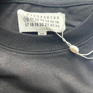 Maison Margiela Men's Black and Grey T-shirt - Image 2