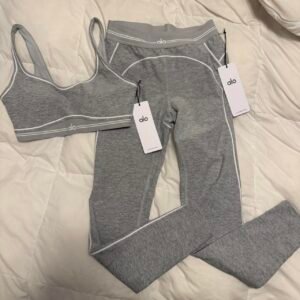 Alo Yoga Women's Grey Leggings - Image 1