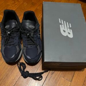 New Balance Men's Navy and Blue Trainers - Image 3