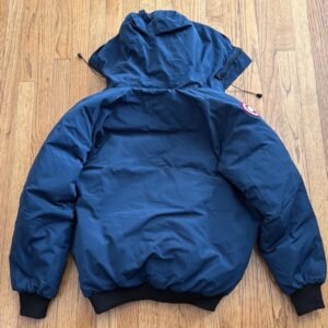 Canada Goose Men's Navy and Blue Jacket - Image 2
