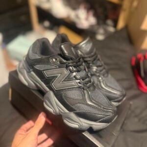 New Balance Men’s Black Trainers