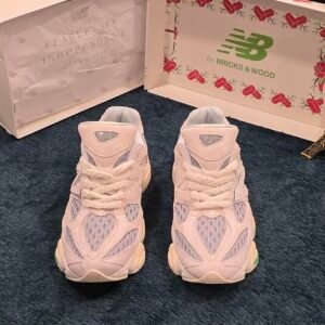 New Balance Men’s Grey and Cream Trainers