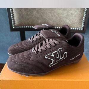 Louis Vuitton Women's Brown Trainers - Image 4