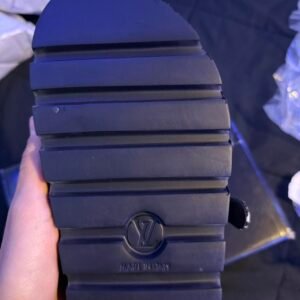Louis Vuitton Women's Black and Navy Slides - Image 4