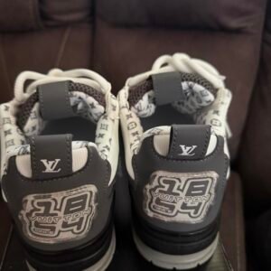 Louis Vuitton Men's Black and Grey Trainers - Image 4