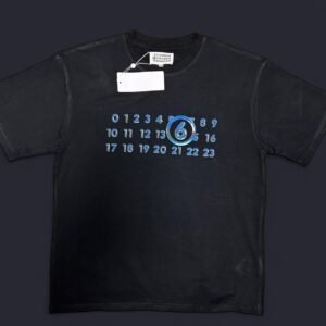 Maison Margiela Men's Black and Blue T-shirt - Image 1