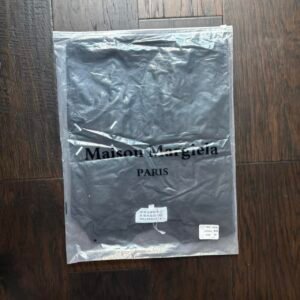 Maison Margiela Men's Black and Grey T-shirt - Image 5