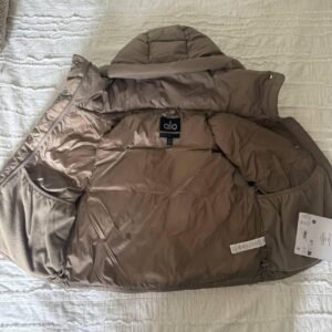 Alo Yoga Women's Brown and Tan Gilet - Image 5