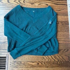 Alo Yoga Women's Green and Blue Jumper - Image 1