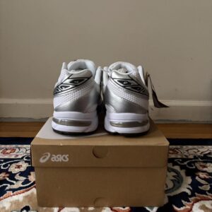 ASICS Men's White and Grey Trainers - Image 4