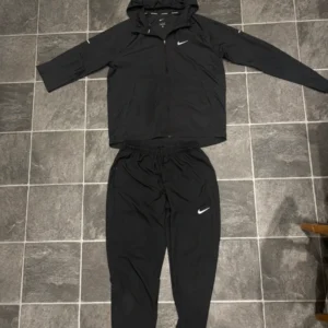 Nike miler tracksuit - Image 2