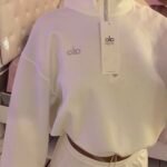 Alo Yoga Women’s White Sweatshirt
