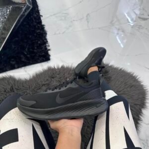 Nike Women's Black and Grey Trainers - Image 2