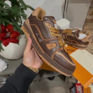 Louis Vuitton Men's Brown Trainers - Image 2