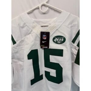 Nike Men's White and Green T-shirt - Image 1