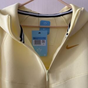 Men's Nike Tech Fleece tracksuit, yellow, hoodie and sweatpants, brand new with tags - Image 5