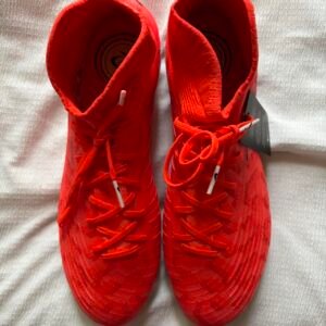 Nike Men's Red and Black Footwear - Image 6
