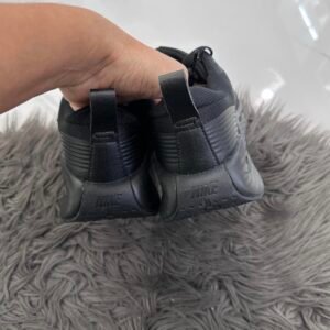 Nike Women's Black and Grey Trainers - Image 6