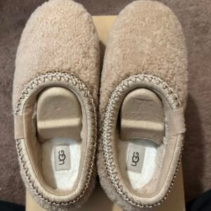 UGG Women's Tan and Brown Slippers - Image 4