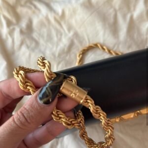 Tory Burch black leather crossbody bag with gold hardware - Image 5