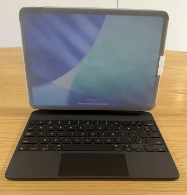 Apple iPad Pro 11” 4th Gen 128GB WiFi MNXD3LL/A + Apple Magic Keyboard NEW