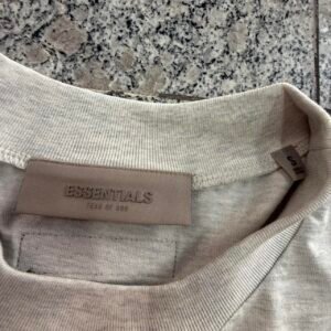 Fear of God Men's Grey and Cream T-shirt - Image 4