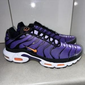 Near New Nike Air Max Plus OG TN Voltage Purple Black Sneakers TNs - Image 3