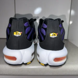 Near New Nike Air Max Plus OG TN Voltage Purple Black Sneakers TNs - Image 12