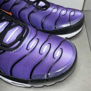 Near New Nike Air Max Plus OG TN Voltage Purple Black Sneakers TNs - Image 4