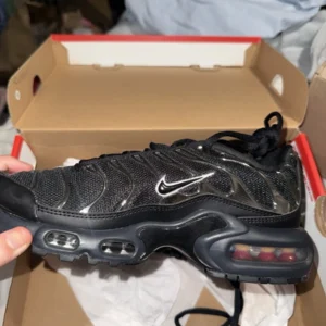 Nike Chrome TNS Trainers - Image 2