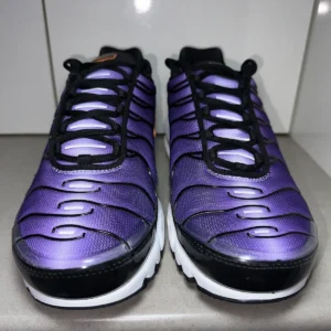 Near New Nike Air Max Plus OG TN Voltage Purple Black Sneakers TNs - Image 7