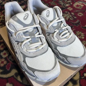 ASICS Gel NYC Cream Oyster Grey - Image 3