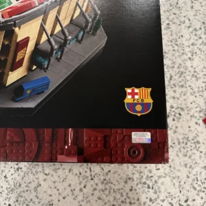 LEGO Icons Camp Nou FC Barcelona 10284 Stadium New Factory Sealed 18+ - Image 4