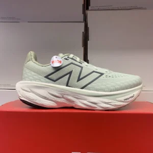 NEW BALANCE - Image 1