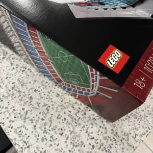 LEGO Icons Camp Nou FC Barcelona 10284 Stadium New Factory Sealed 18+ - Image 6
