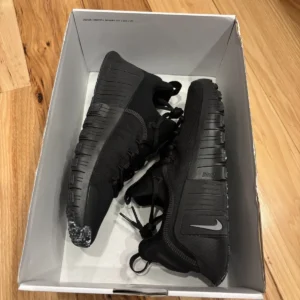 Nike By You Free Metcon 6 Black White - Image 6