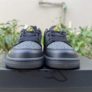 Travis Scott x Air Jordan 1 - Image 3