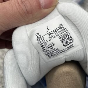 Air Jordan 3 - Image 11