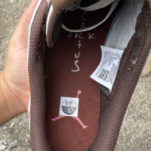 Travis Scott x Air Jordan 1 - Image 8