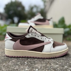 Travis Scott x Air Jordan 1 - Image 4