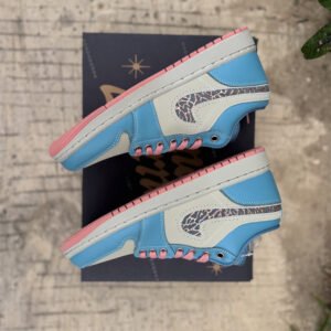 Travis Scott x Air Jordan 1 - Image 13