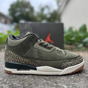 Air Jordan 3 Retro - Image 3