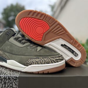 Air Jordan 3 Retro - Image 4