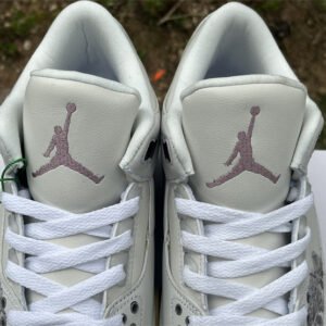 Air Jordan 3 - Image 7