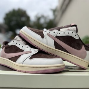 Travis Scott x Air Jordan 1 - Image 6