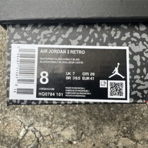 Air Jordan 3 - Image 3