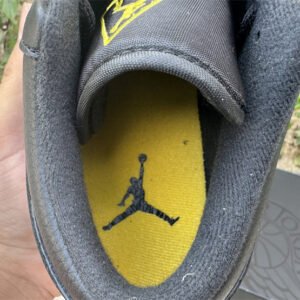 Travis Scott x Air Jordan 1 - Image 6
