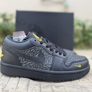 Travis Scott x Air Jordan 1 - Image 4