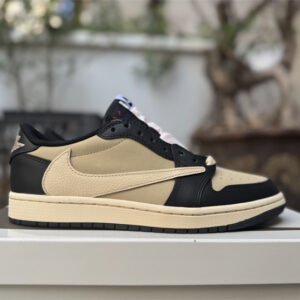 Travis Scott x Air Jordan 1 - Image 7