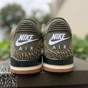 Air Jordan 3 Retro - Image 12